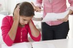 Почему родители могут быть виноваты в беспокойстве ребенка из-за плохих оценок